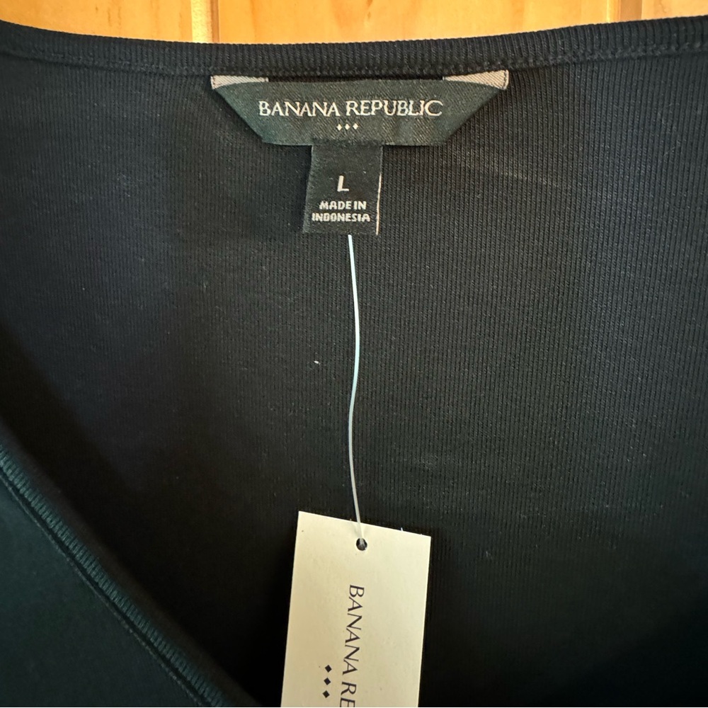 Ladies long sleeve black stretch shirt. Size L. Banana Republic.
